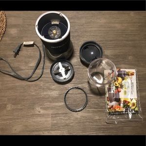 Nutribullet with Blade, Cup and Cover + Recipe Book